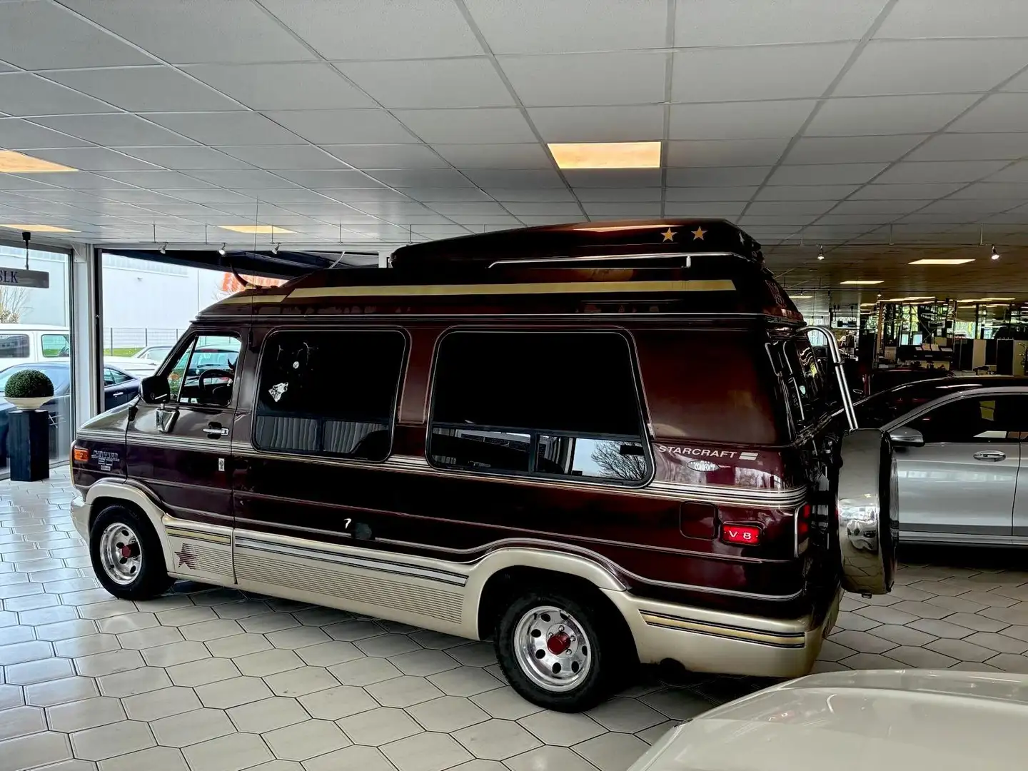 Chevrolet Chevy Van G20 5,7 V8 StarCraft Marrón - 1