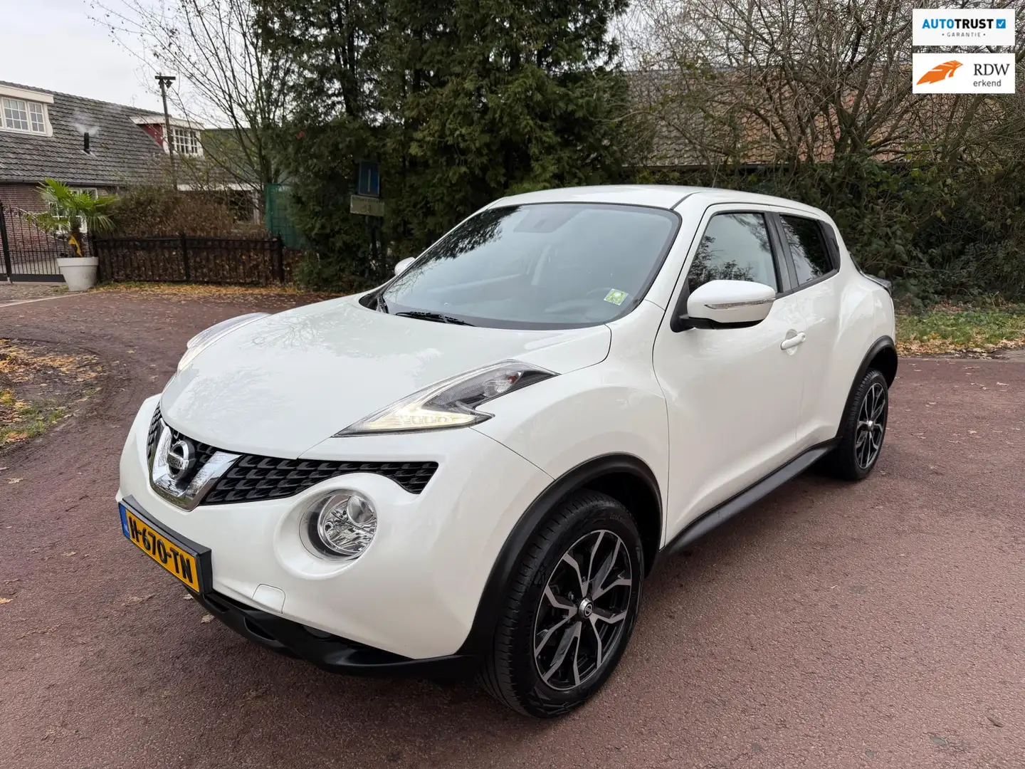 Nissan Juke 1.2 DIG-T S/S N-Connecta Airco / Navi / Camera White - 1