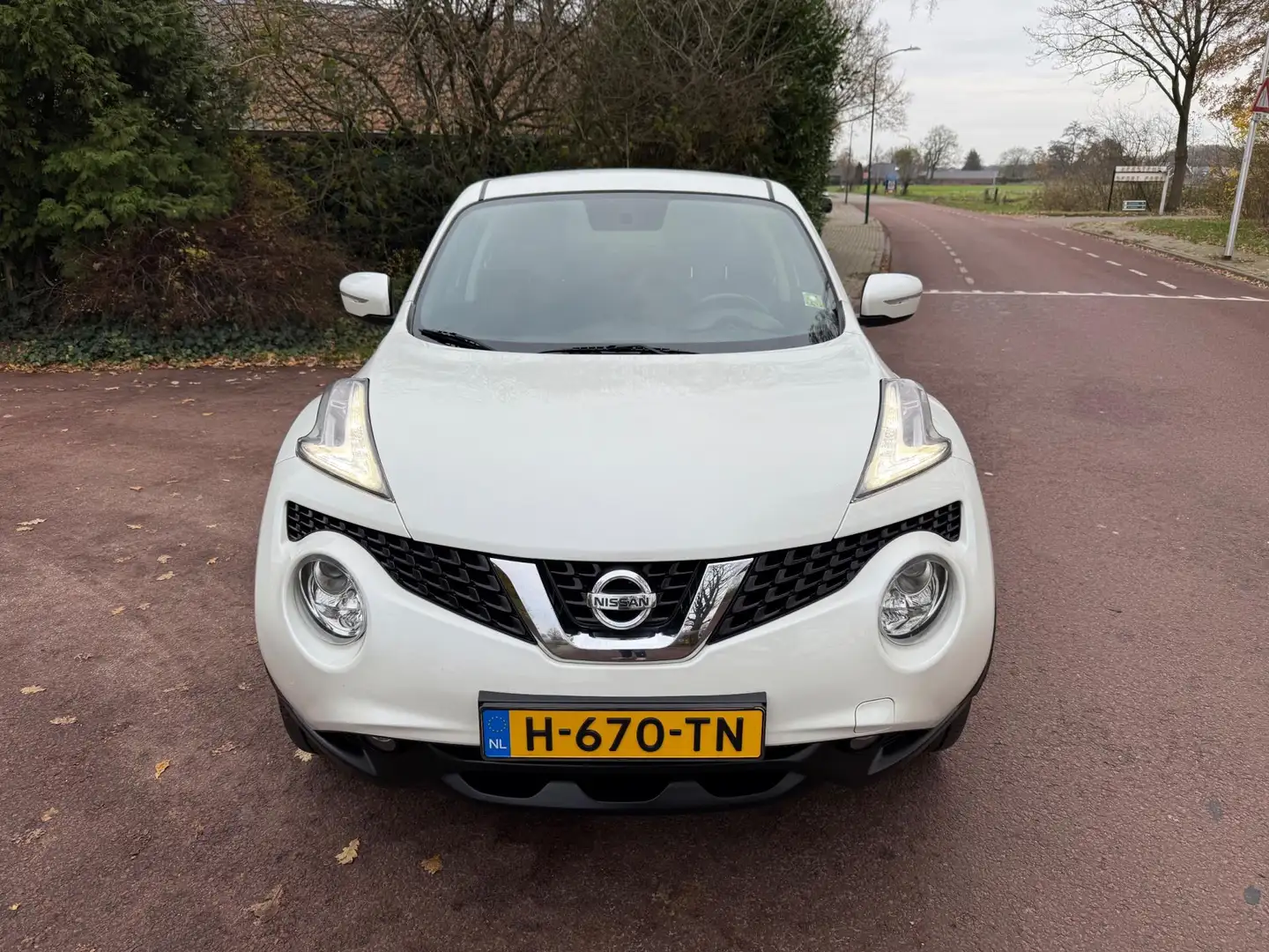Nissan Juke 1.2 DIG-T S/S N-Connecta Airco / Navi / Camera White - 2
