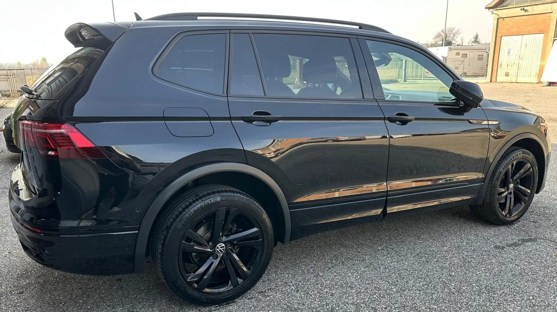 Volkswagen Tiguan Allspace 2.0 Tdi R-Line 150cv 7Posti DSG Black Edition Noir - 2