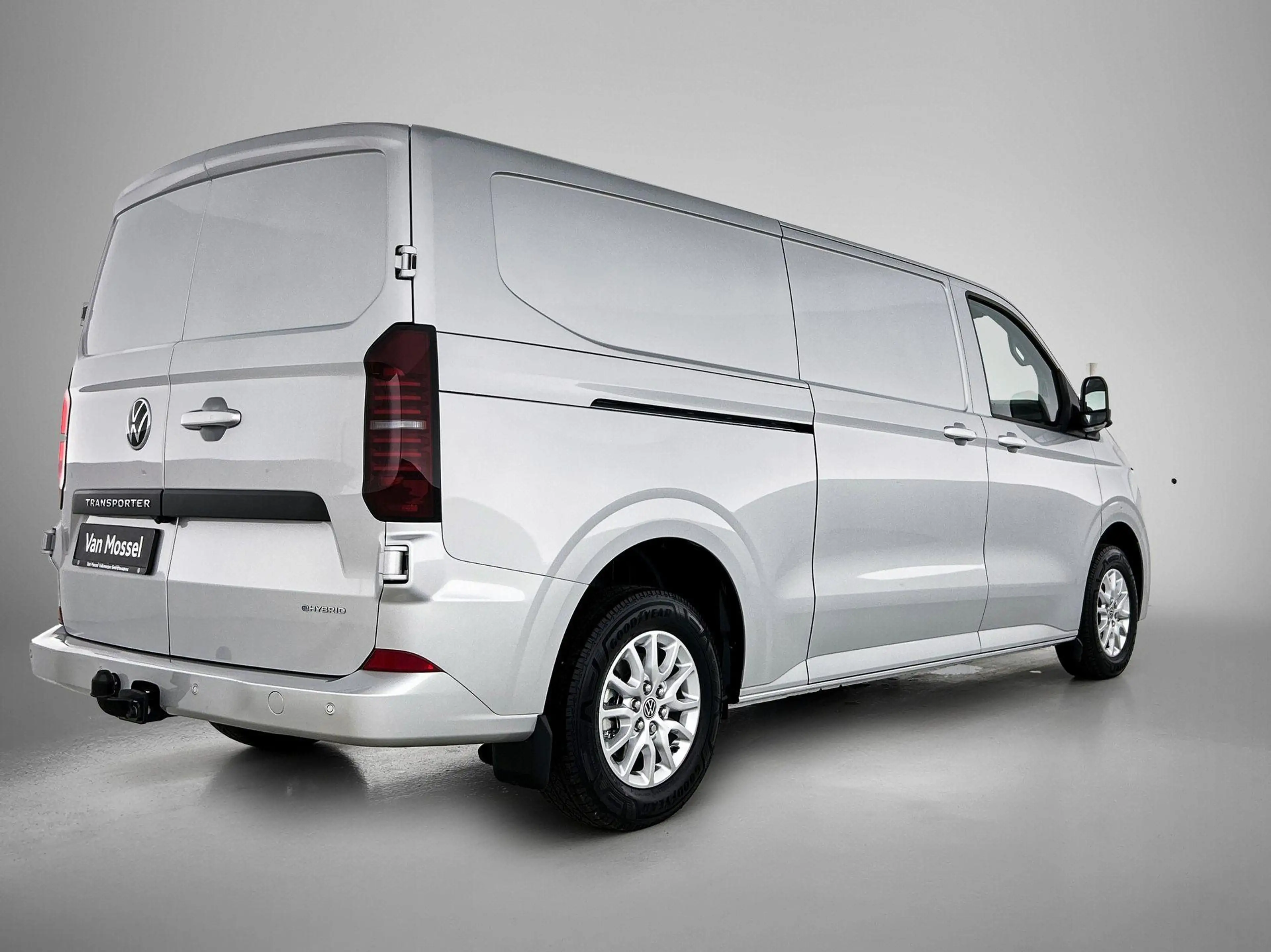 Volkswagen Transporter 2.5 eHybrid L2H1 Style 233 PK | Automaat | Airco | — photo 4