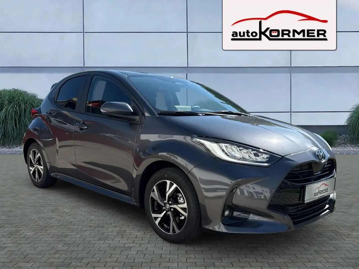 Toyota Yaris Hybrid Teamplayer Comfort-Pak.,CarPlay,ACC,Kamera Grau - 1