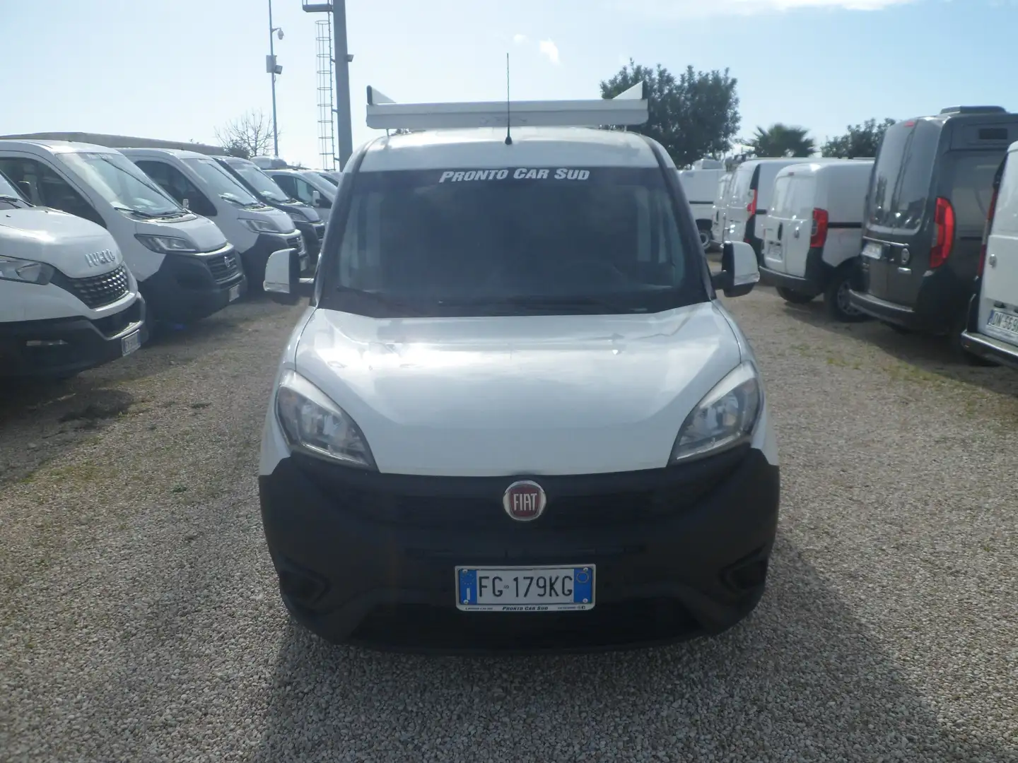 Fiat Doblo furgone 3 posti attrezzato Blanc - 2