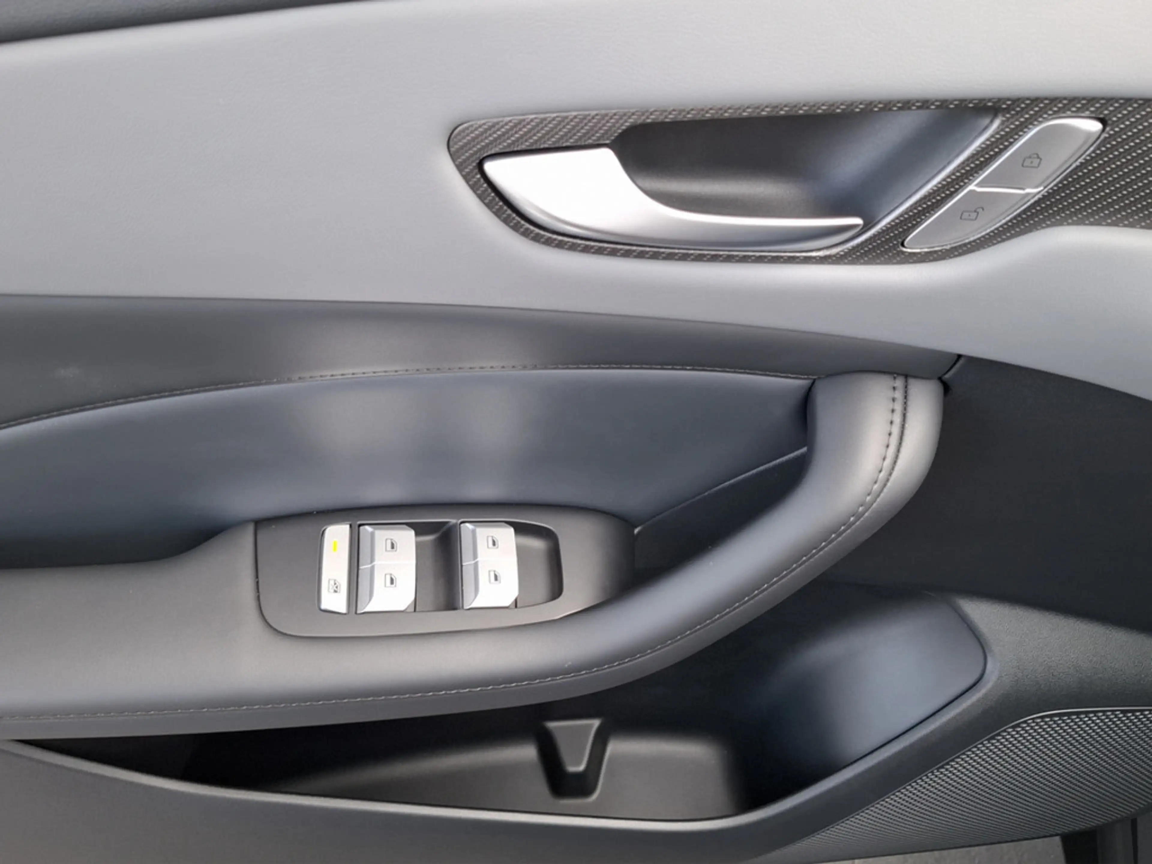 MG S5 EV Luxury 64kWh — photo 13