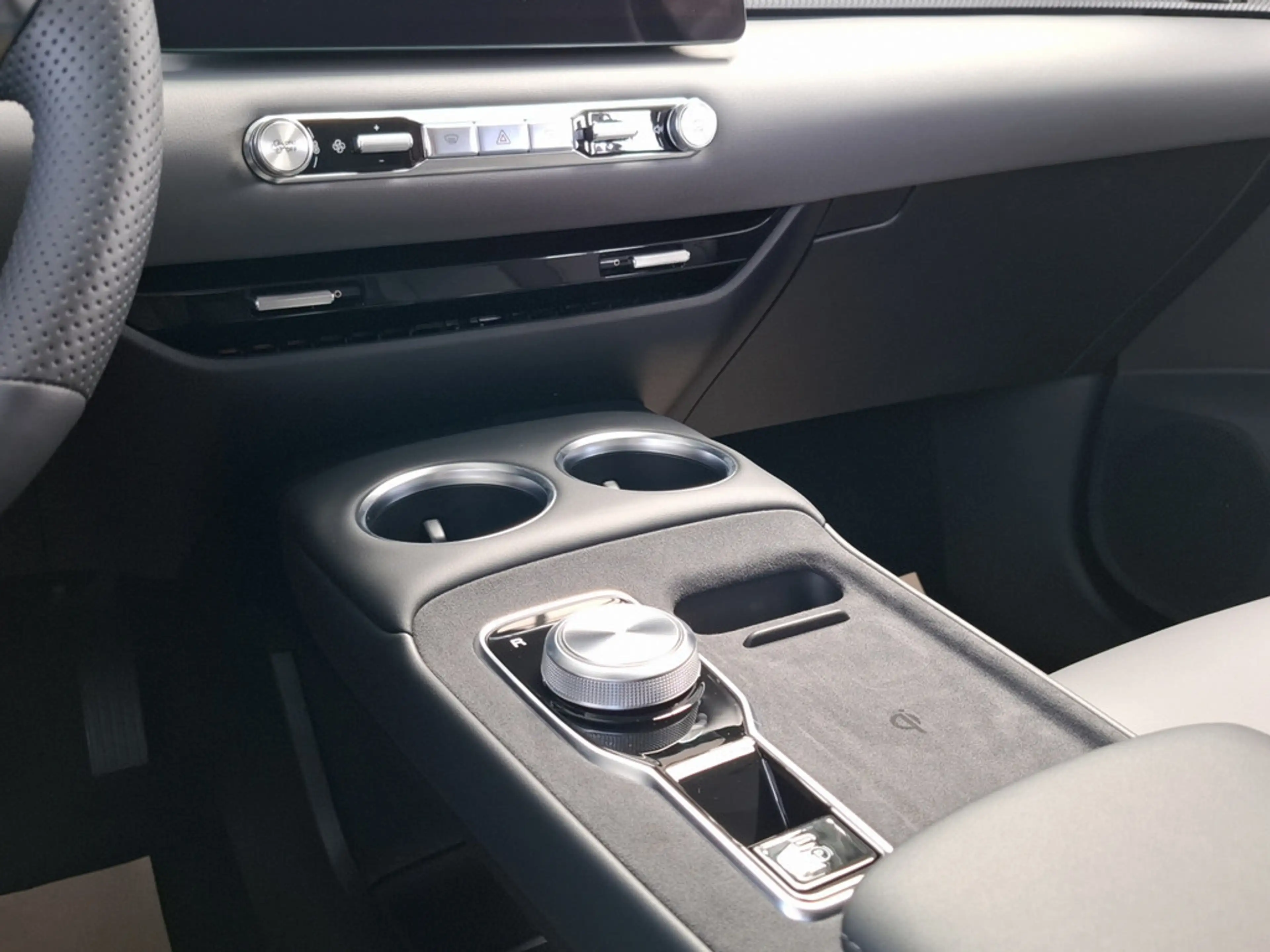 MG S5 EV Luxury 64kWh — photo 15