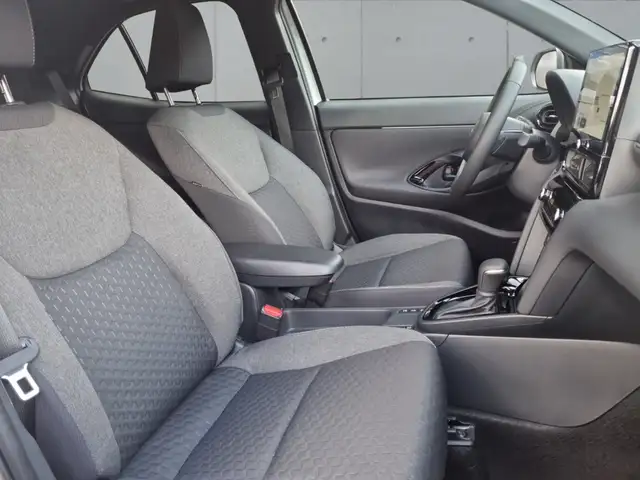 Toyota Yaris Cross view 9