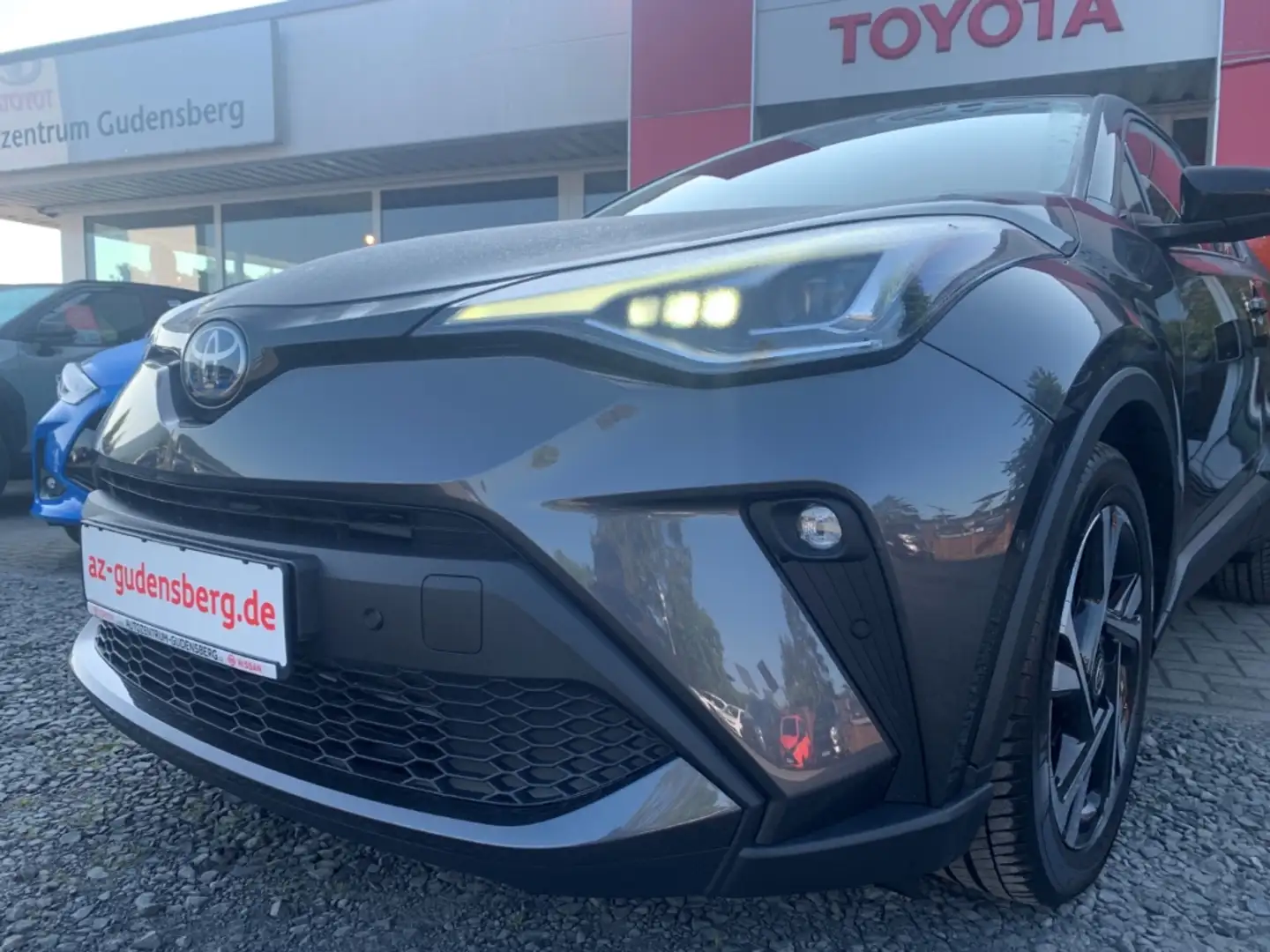 Toyota C-HR Hybrid Team D 1.8 EU6d TOYOTA 5-TÜRER, 1,8-L-HYBRI Grijs - 2