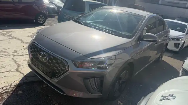 Hyundai IONIQ Ioniq Style Hybrid,31.000KM,Tüv+Service Ne