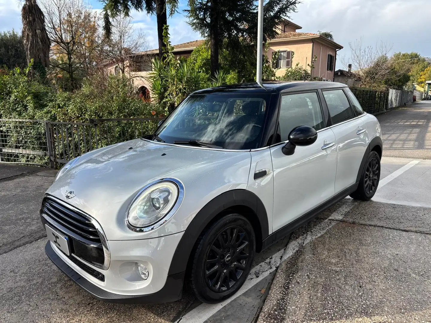 MINI Cooper D Business 1.5. 5p " Led - Pdc - Cruise Control " Grigio - 2
