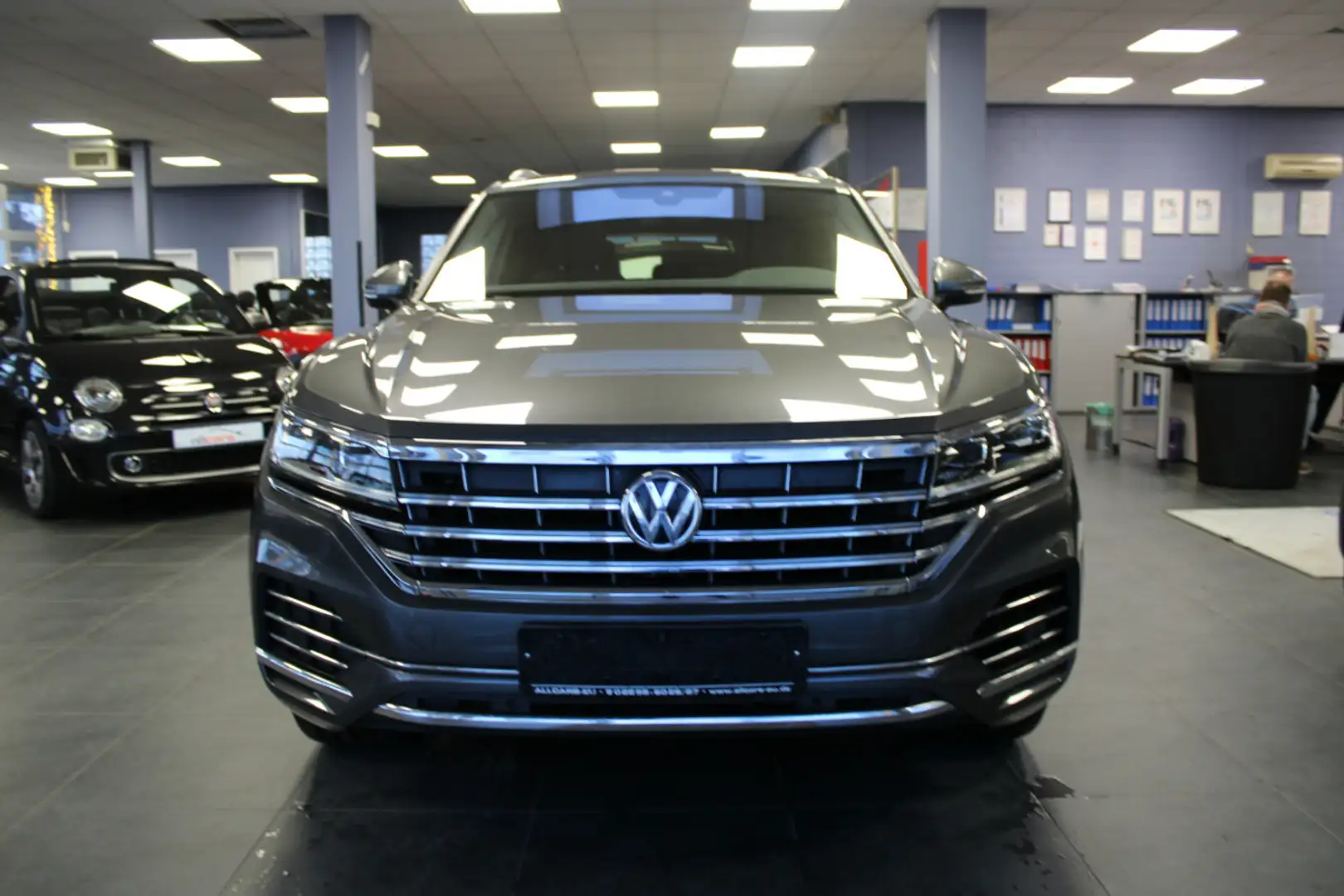 Volkswagen Touareg 3.0 V6 TDI 4Motion DPF Automatik Grau - 2