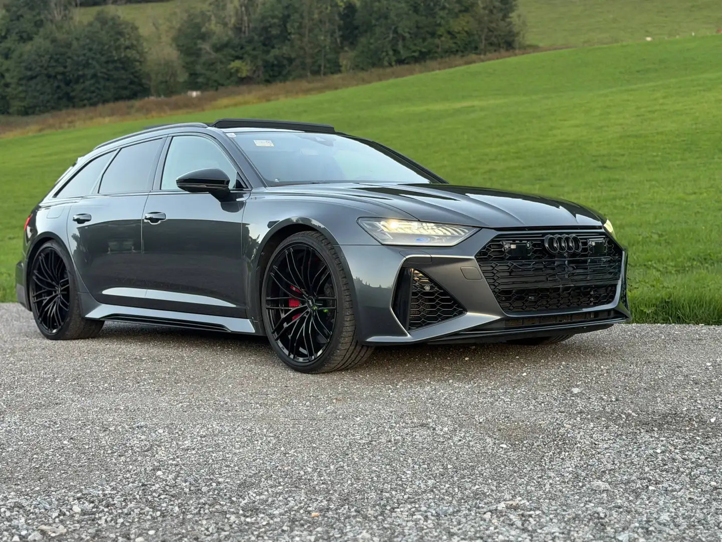 Audi RS6 RS6 Avant 4,0 TFSI quattro MHEV S-tronic Grau - 1