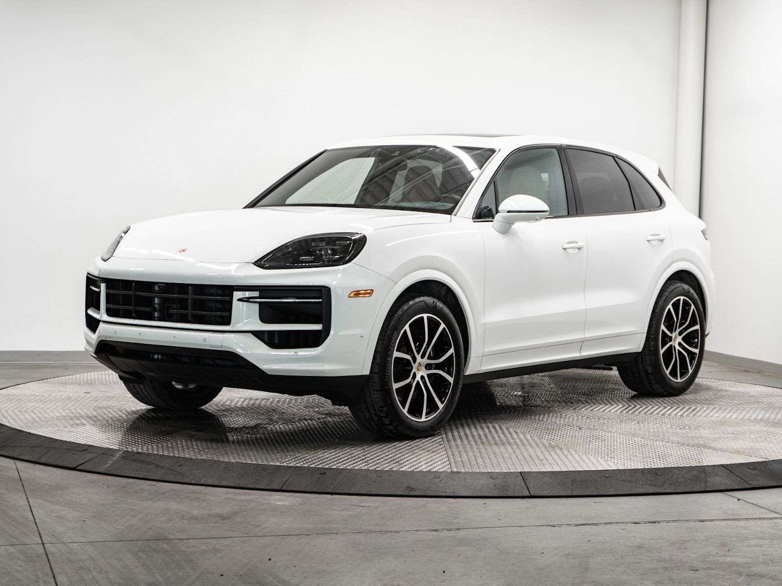 2024 Porsche Cayenne Premium Package Plus | SportDesign Package | Soft