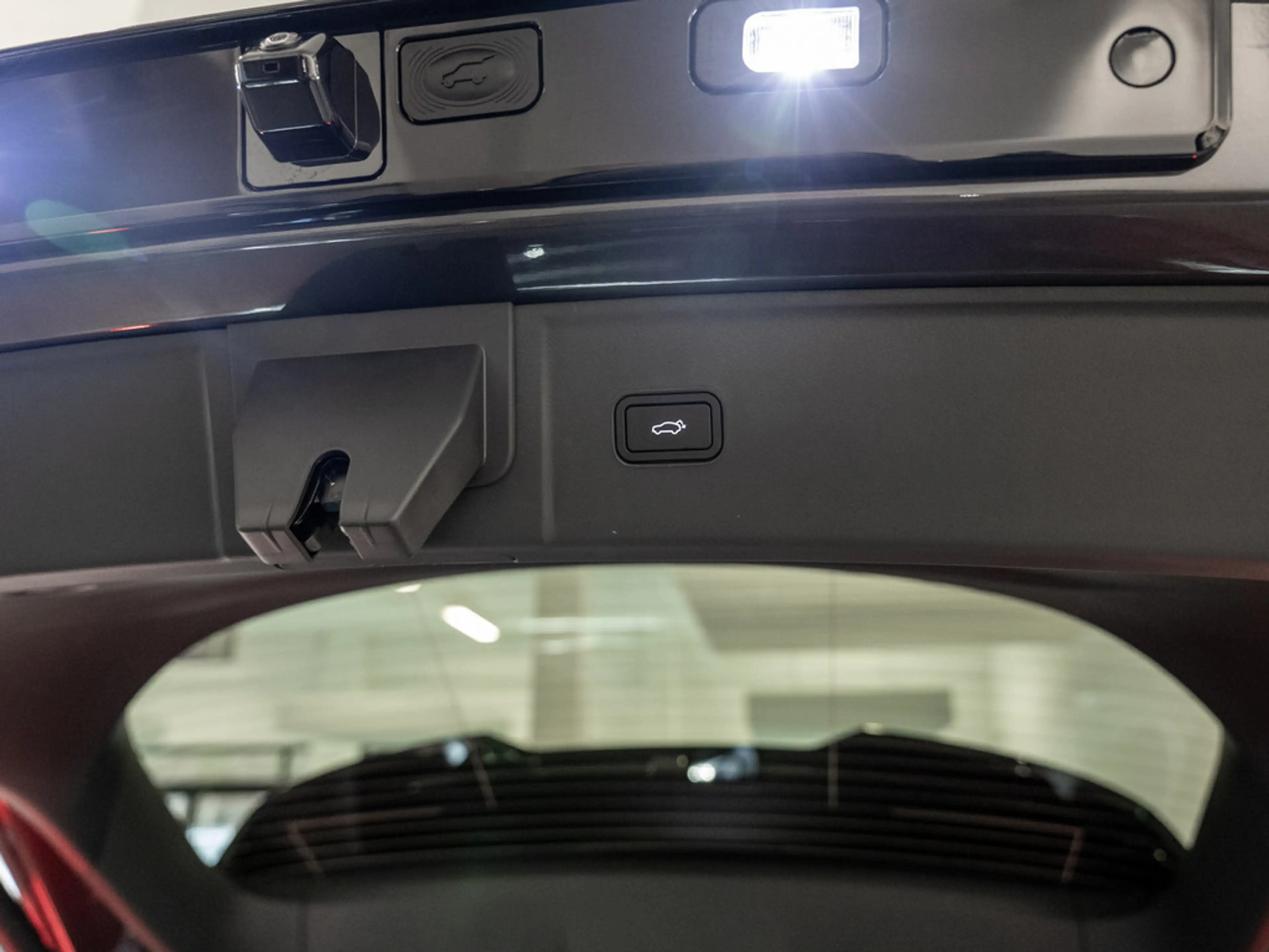 Lynk & Co 08 1.5 T PHEV 257 kW Core — photo 11