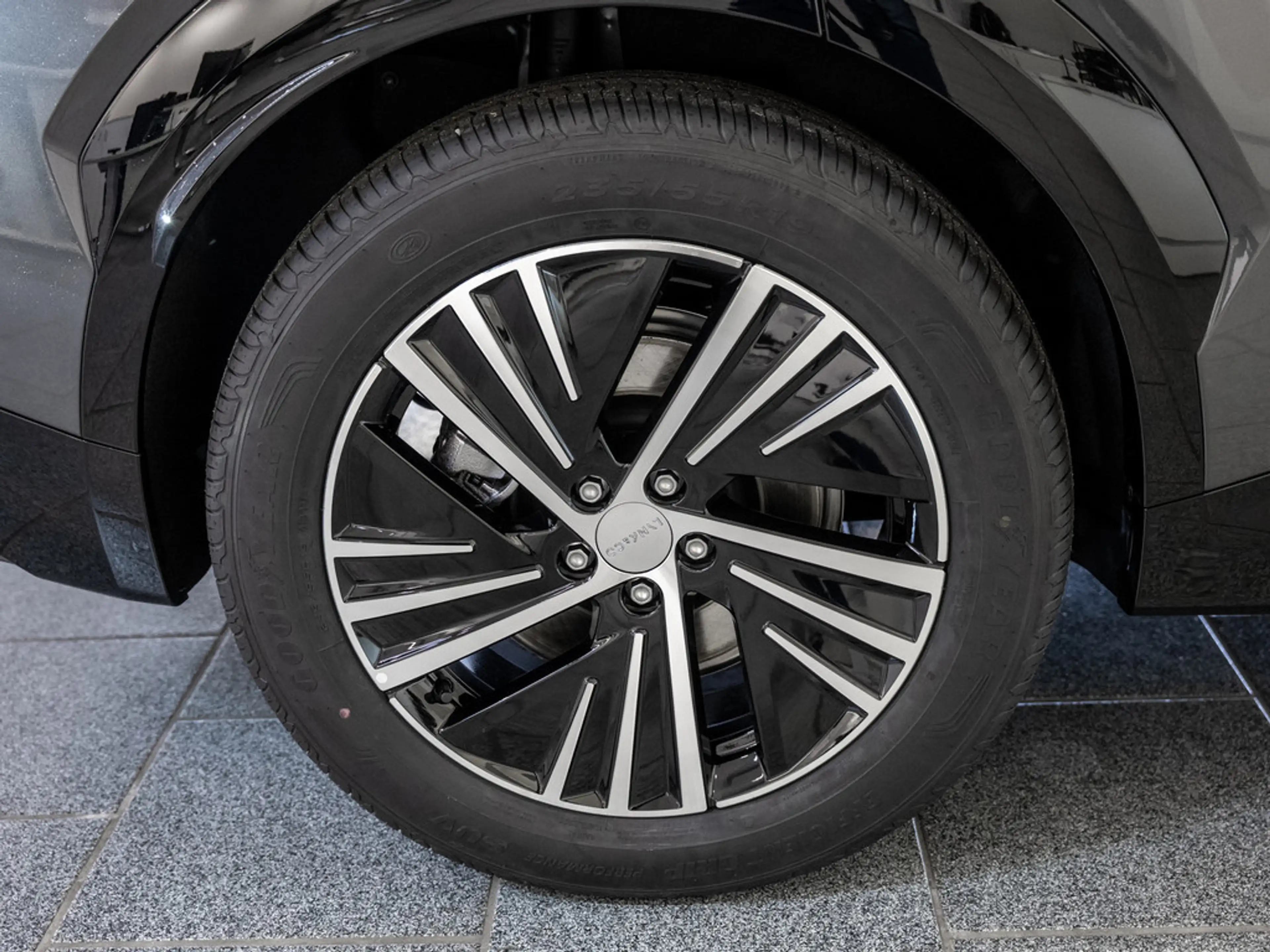 Lynk & Co 08 1.5 T PHEV 257 kW Core — photo 9
