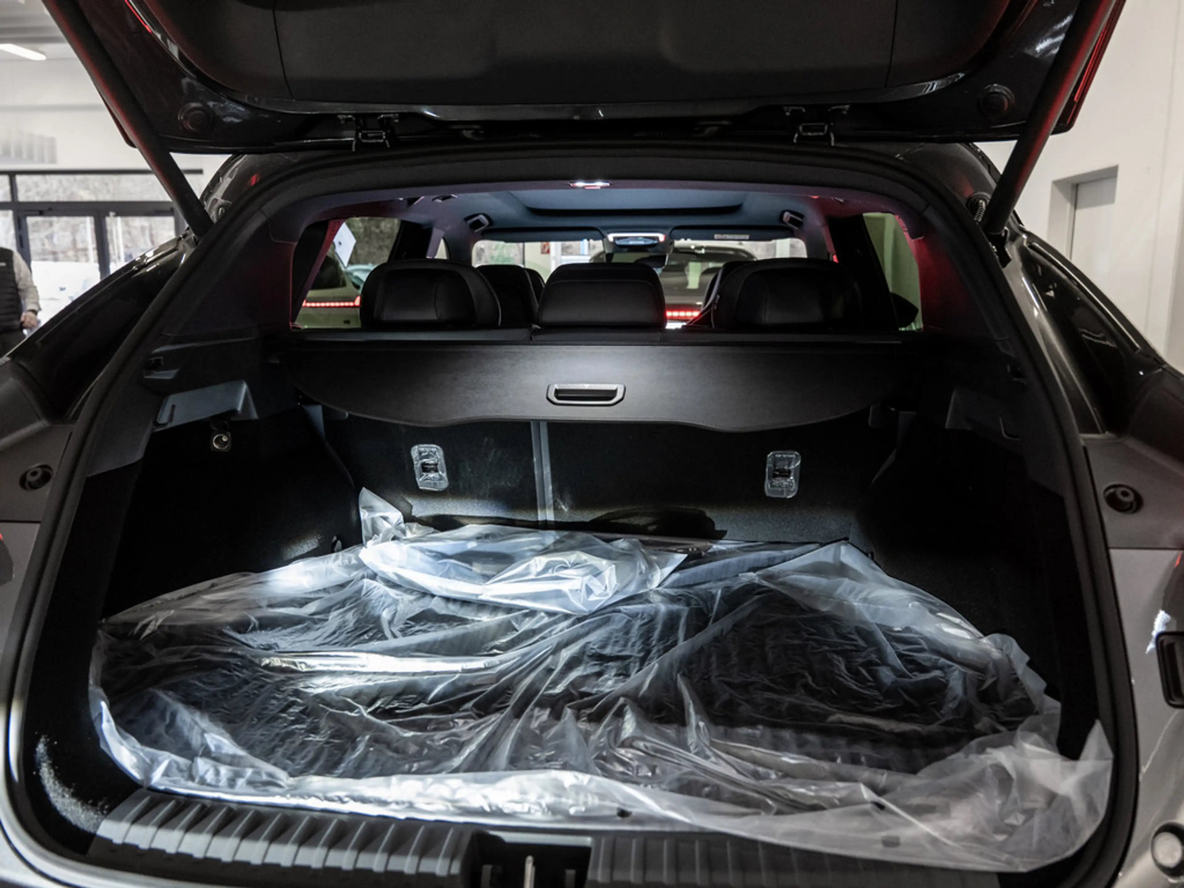 Lynk & Co 08 1.5 T PHEV 257 kW Core — photo 10