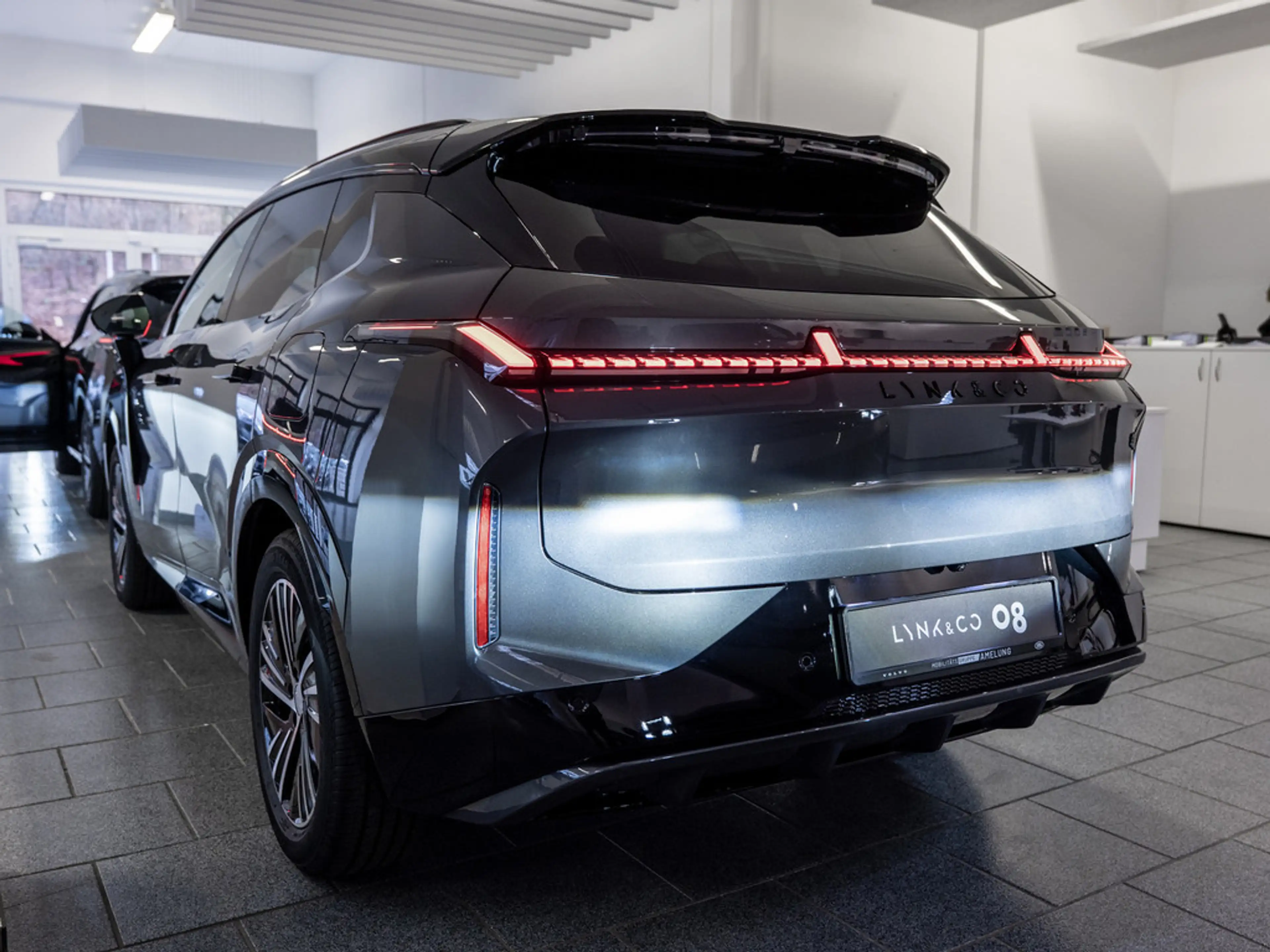 Lynk & Co 08 1.5 T PHEV 257 kW Core — photo 6