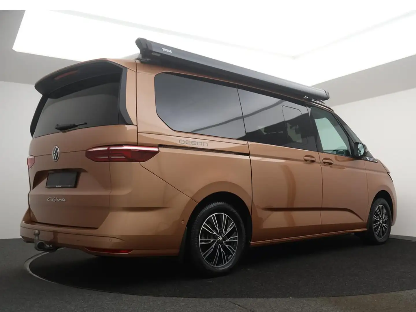 Volkswagen T7 California Multivan California Ocean T7 2.0TDi *AUTOMAAT*TREKHAAK*CAMERA*ACC*VIRTUAL COCKPIT*NAVI*PDC*...* Orange - 2