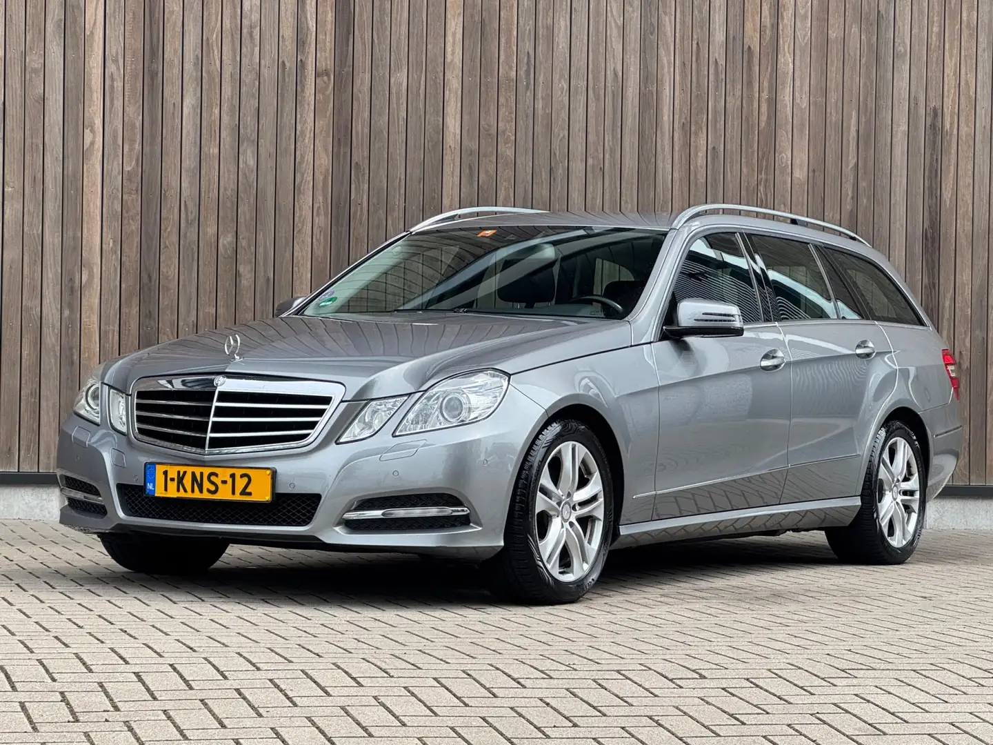 Mercedes-Benz E 200 Estate CGI Avantgarde|Dealerauto| Grijs - 2