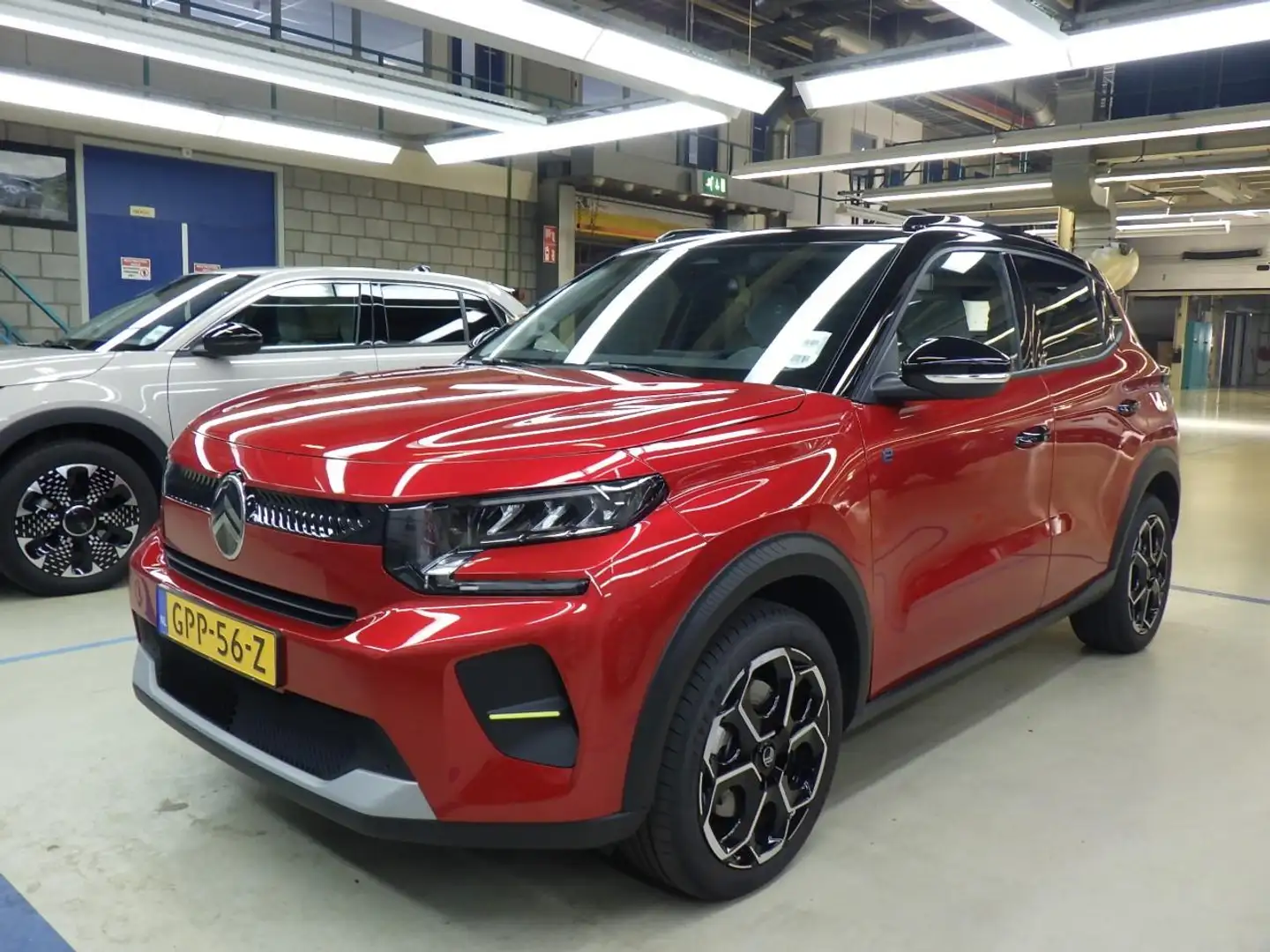 Citroen C3 Ë-C3 Max 113pk 44 kWh | 11 kW lader | Achterbank i Rood - 1