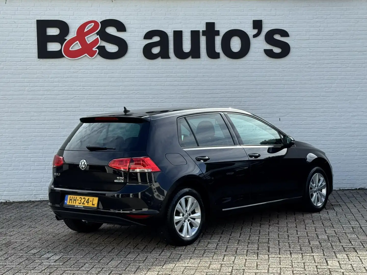 Volkswagen Golf 1.6 TDI Comfortline Cruise control Climate control Чорний - 2