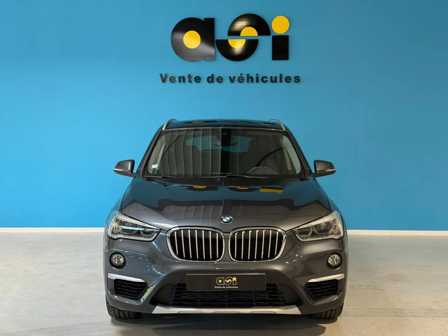 BMW X1 18i sDrive 1.5 i Grau - 2