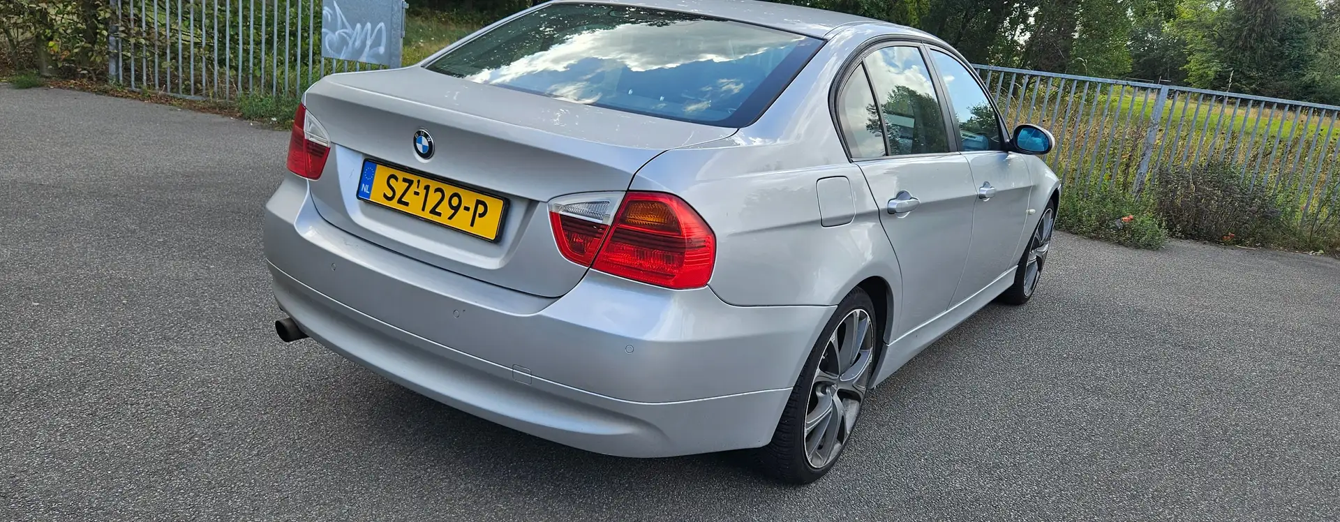 BMW 318 318i Executive Grijs - 2