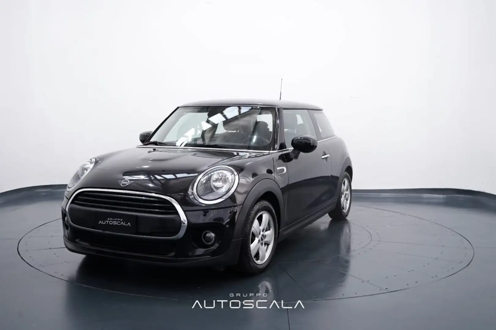 MINI One 1.5 102cv One Business Schwarz - 1