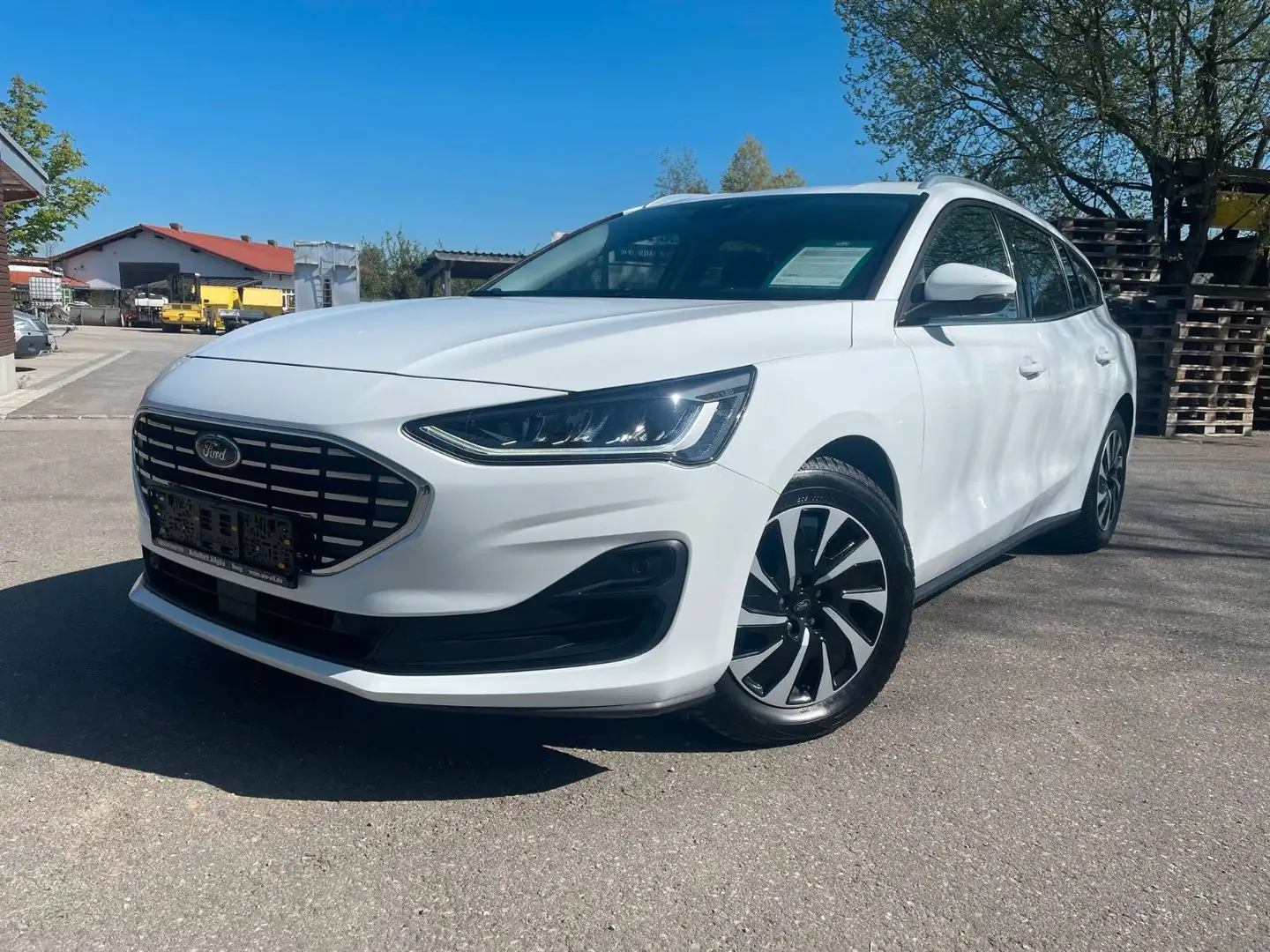 Ford Focus Turnier 1,5 EcoBlue TDCI Titanium Style Blanc - 1