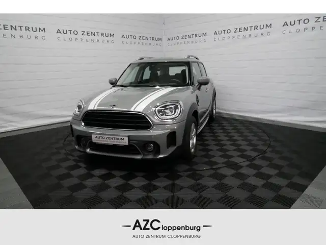 MINI Cooper D Countryman Essential Trim Panorama+LED+Navi+