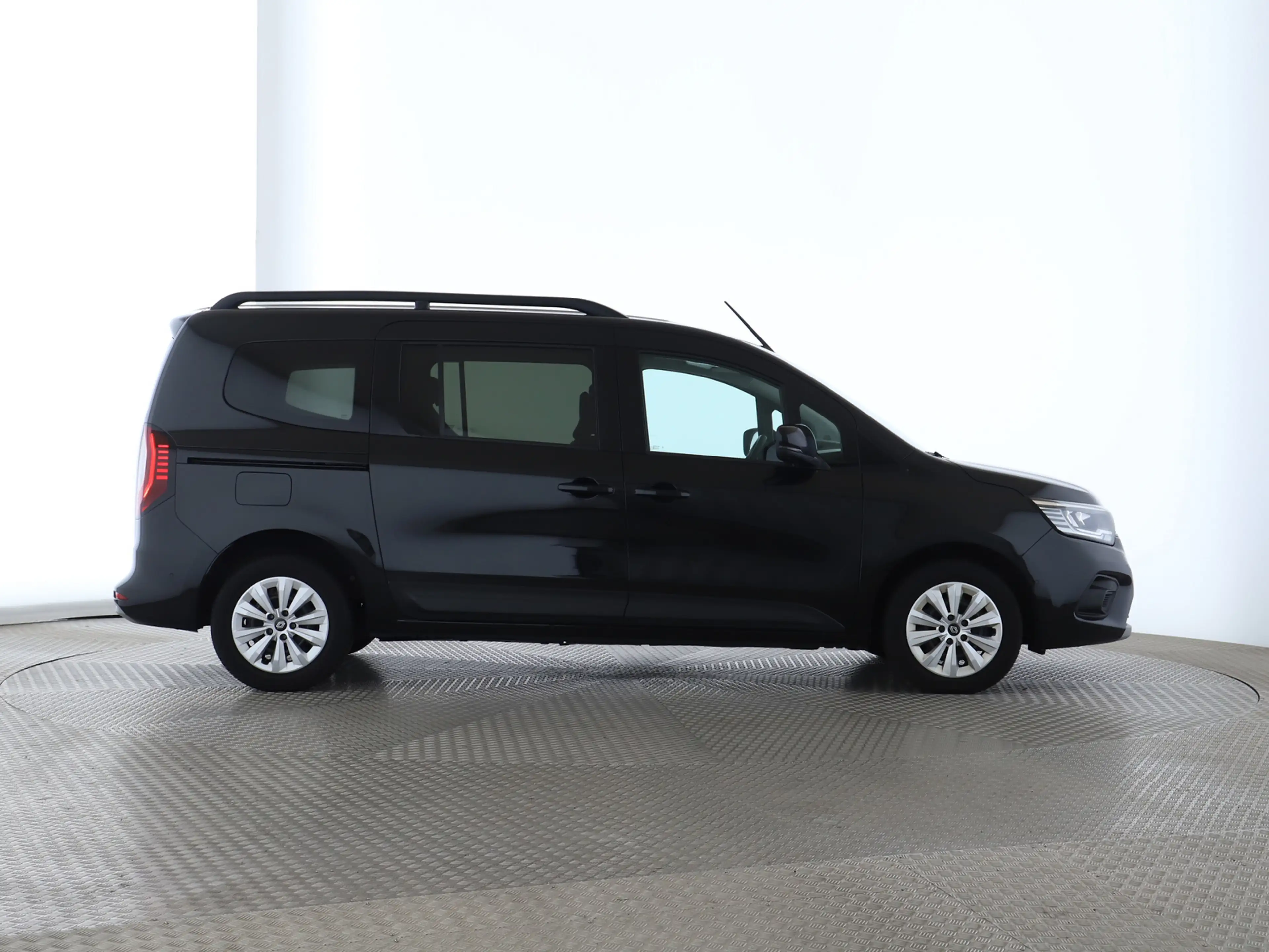 Renault Kangoo TECHNO TCe 130 EDC Apple CarPlay — photo 8