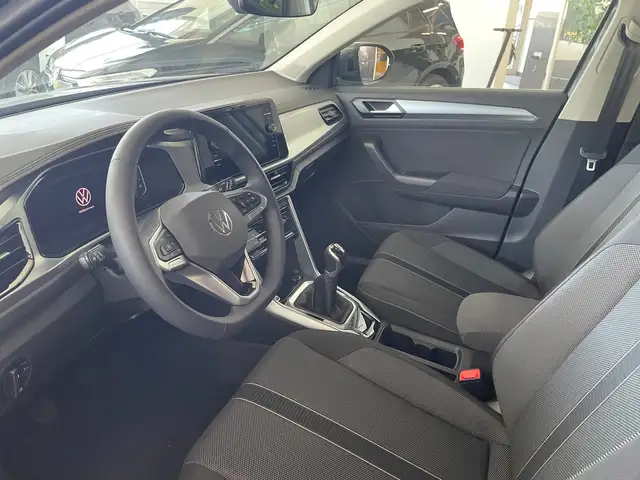 Volkswagen T-Roc view 6