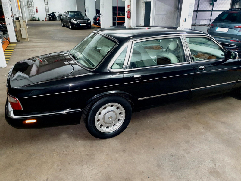 Jaguar Daimler V8 Limousine lang *letzte Version 2002 — photo 3