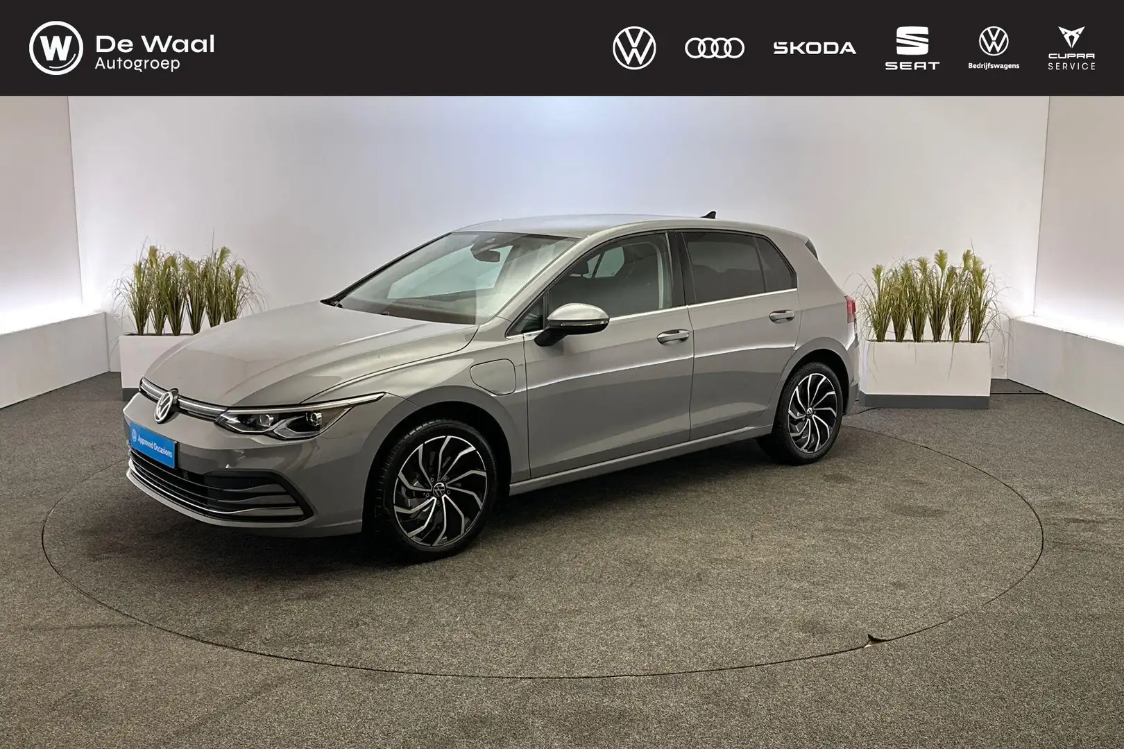 Volkswagen Golf 1.4 204pk DSG eHybrid Style | Achteruitrijcamera, Gris - 1