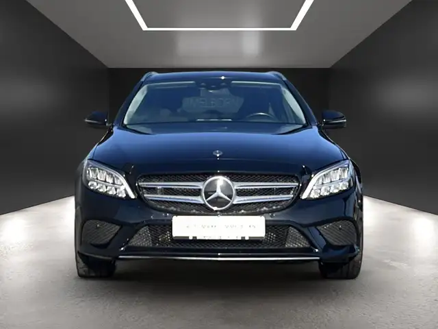 Mercedes-Benz C-Class view 9