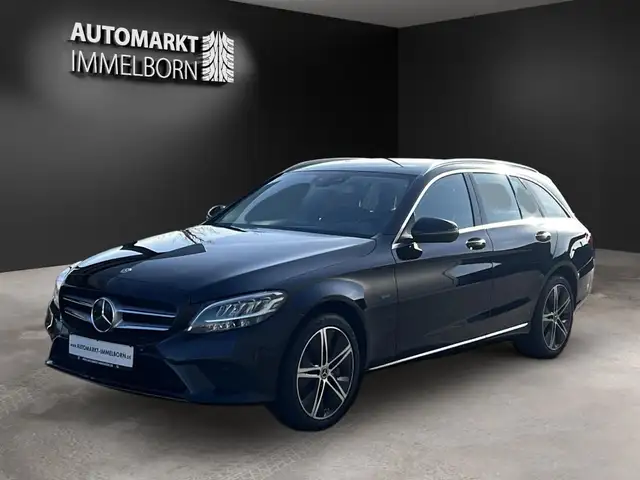 Mercedes-Benz C-Class view 3