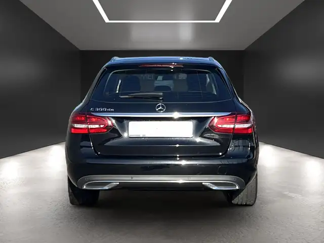 Mercedes-Benz C-Class view 10