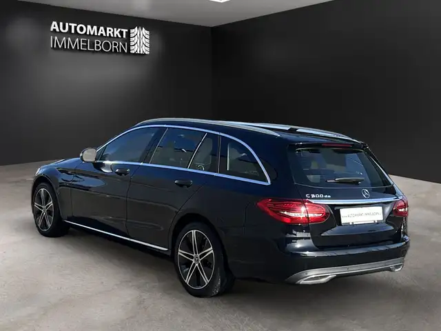 Mercedes-Benz C-Class view 5