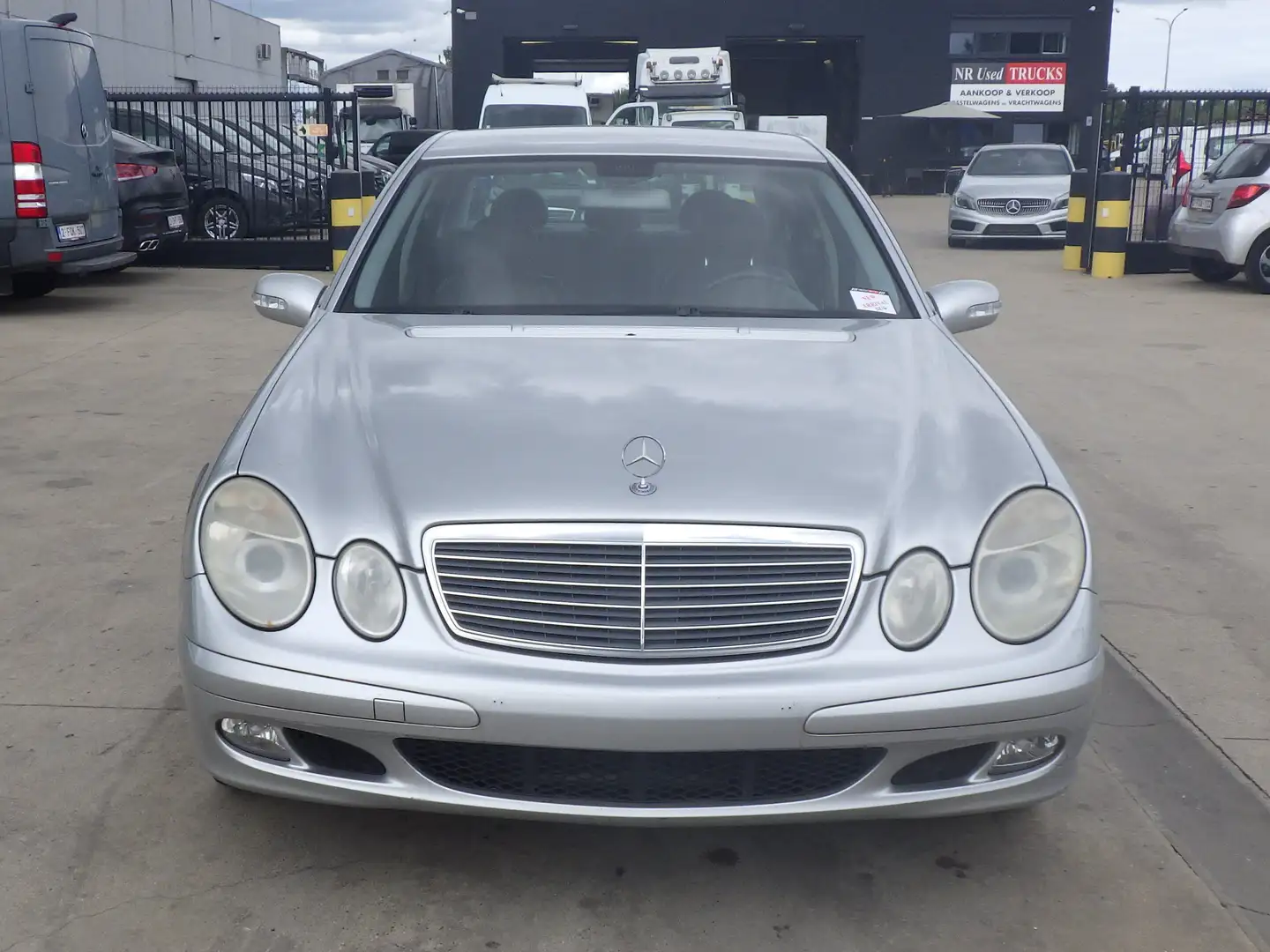Mercedes-Benz E 220 (Stock ID 13216) Argent - 2