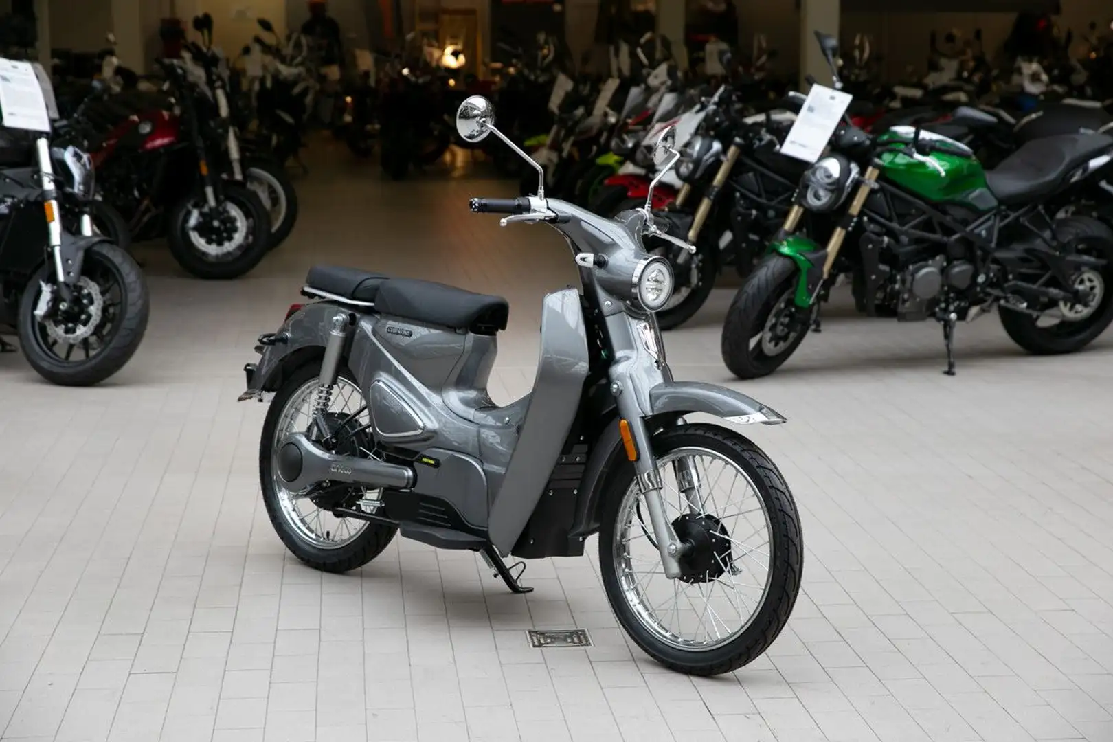 Motron Cubertino, 50er Roller, sofort lieferbar Grau - 2