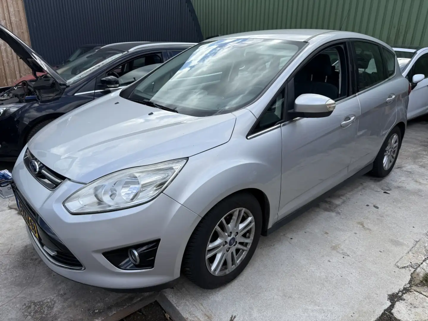 Ford C-Max 1.0 Titanium motor schade Grau - 1