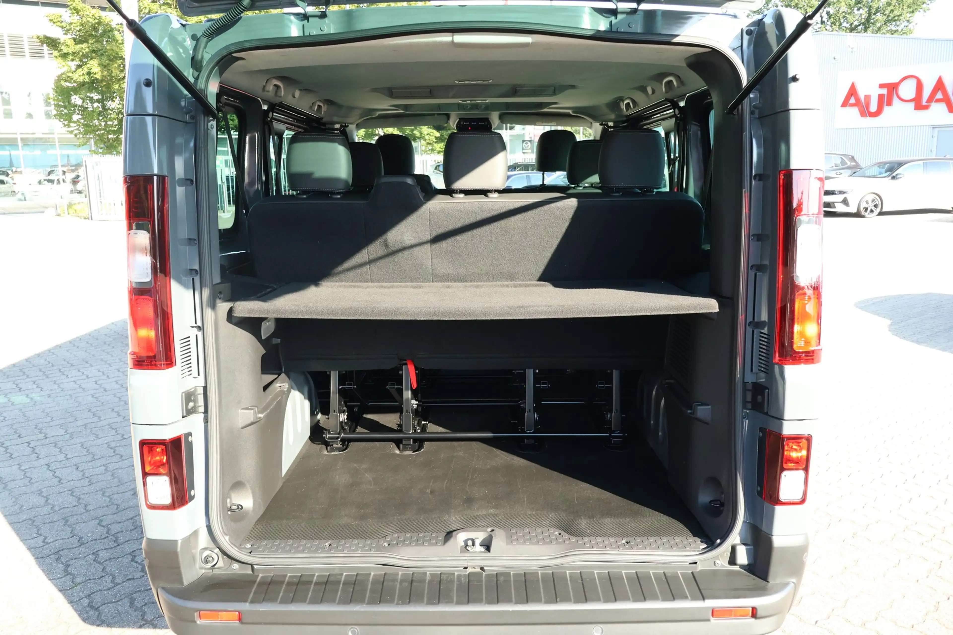Nissan Primastar Kombi Tekna L1H1 dCi 150 LED Navi — photo 6
