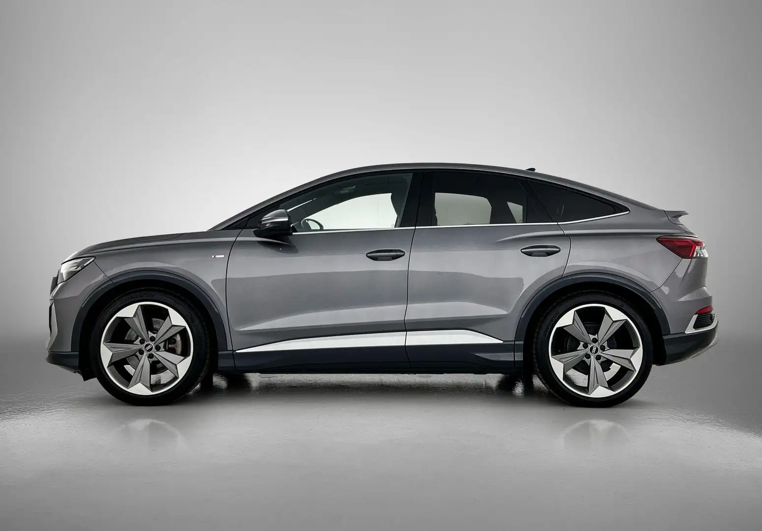Audi Q4 e-tron Sportback 50 quattro S edition 77 kWh Grigio - 2