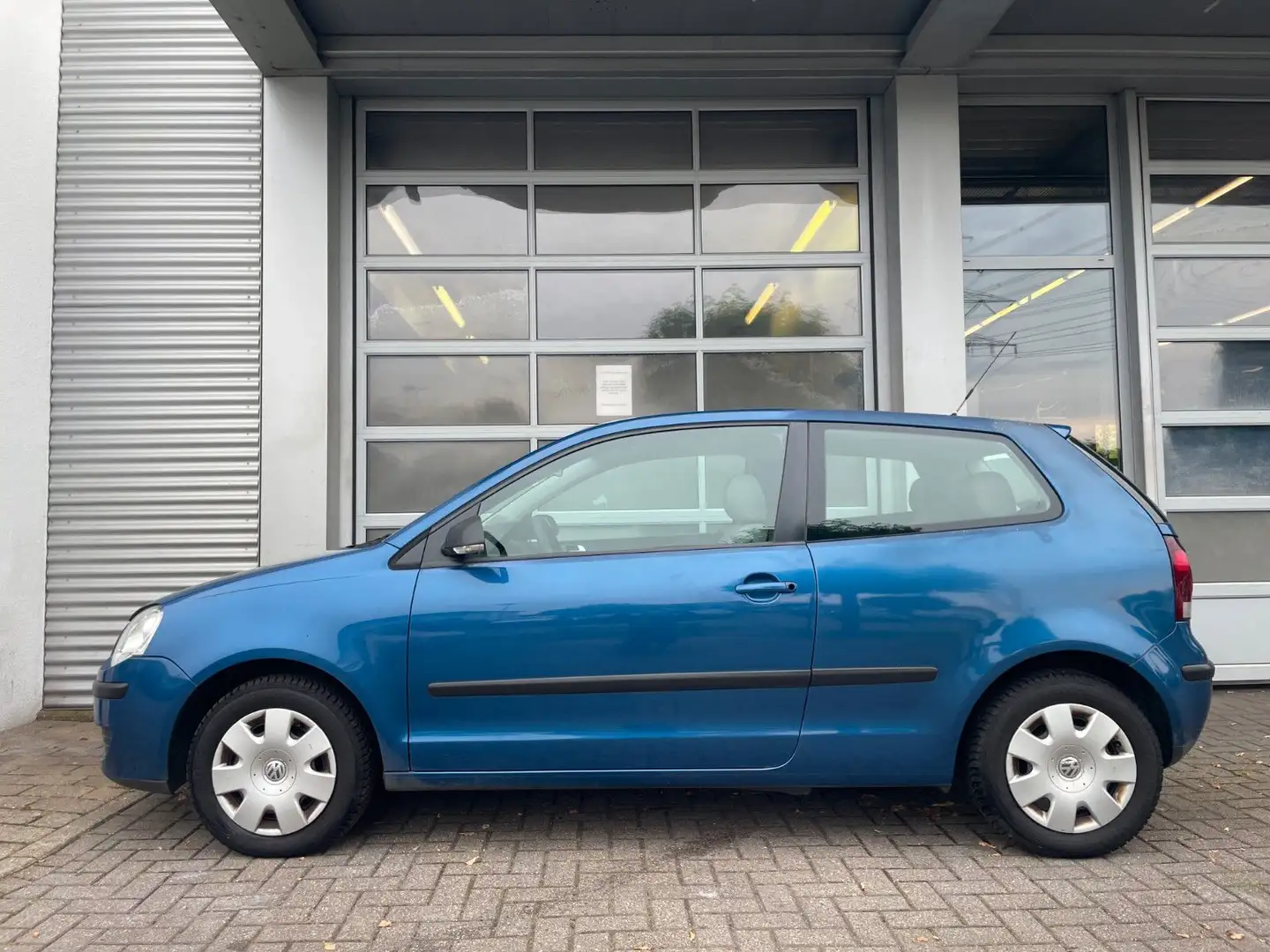Volkswagen Polo IV Trendline/Automatik/Klima/SHZ/TÜV NEU!! Blau - 2