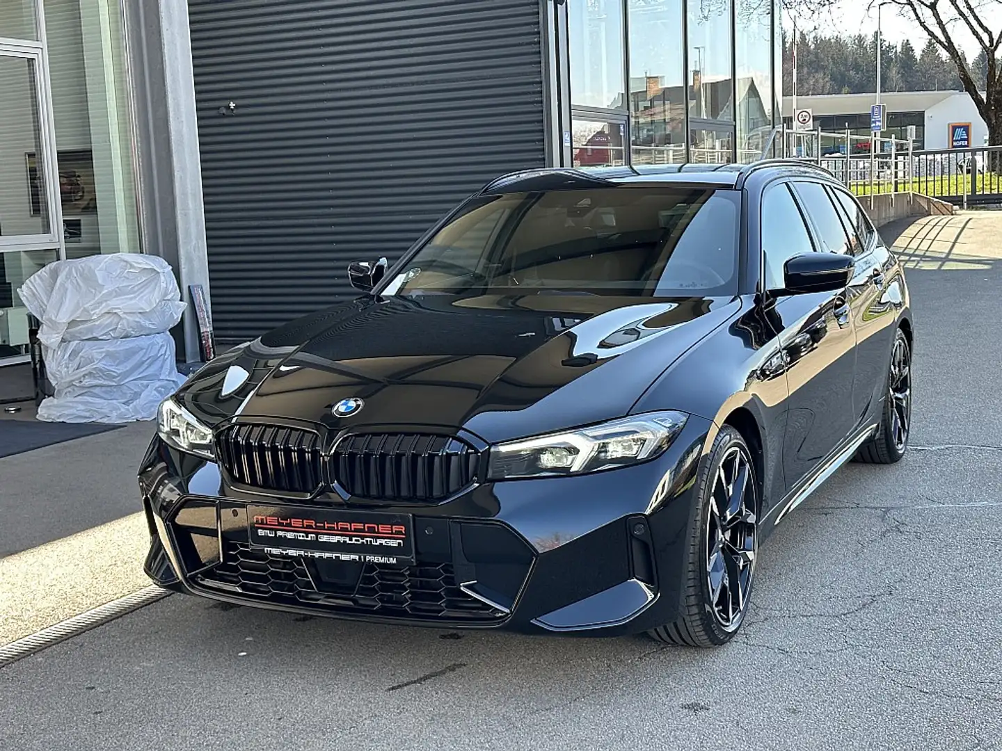 BMW 330 i xDrive Touring M-Paket Aut. FACELIFT Noir - 2