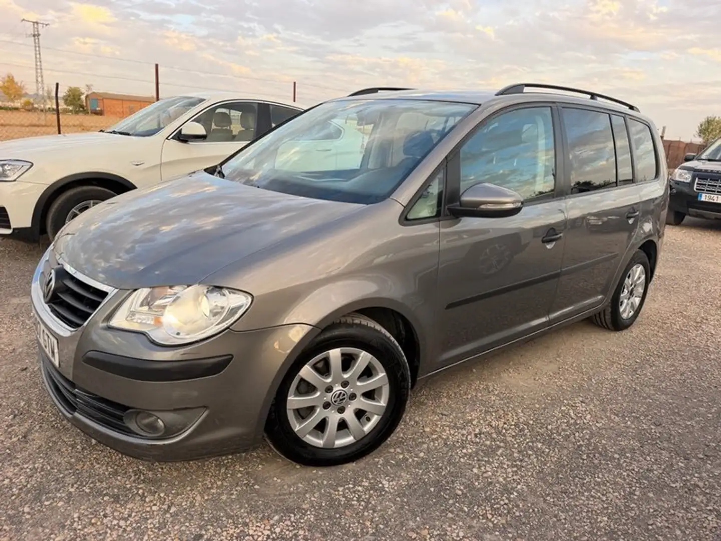Volkswagen Touran 1.9TDI Edition Bluemotion Gris - 1