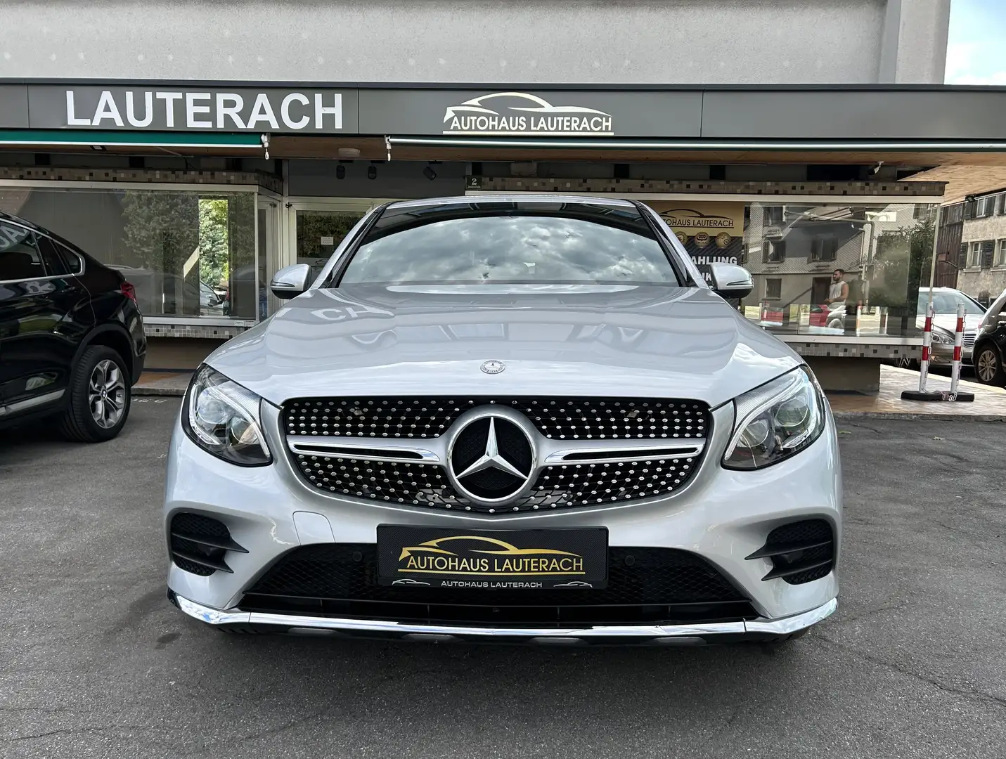Mercedes-Benz GLC 220 d Coupé 4MATIC Aut. *AMG LINE *19"AMG *R.KAMERA Grau - 2