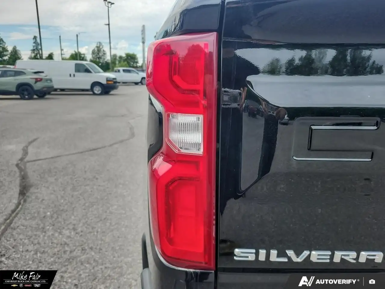 Chevrolet Silverado 1500 снимка Chevrolet Silverado 1500