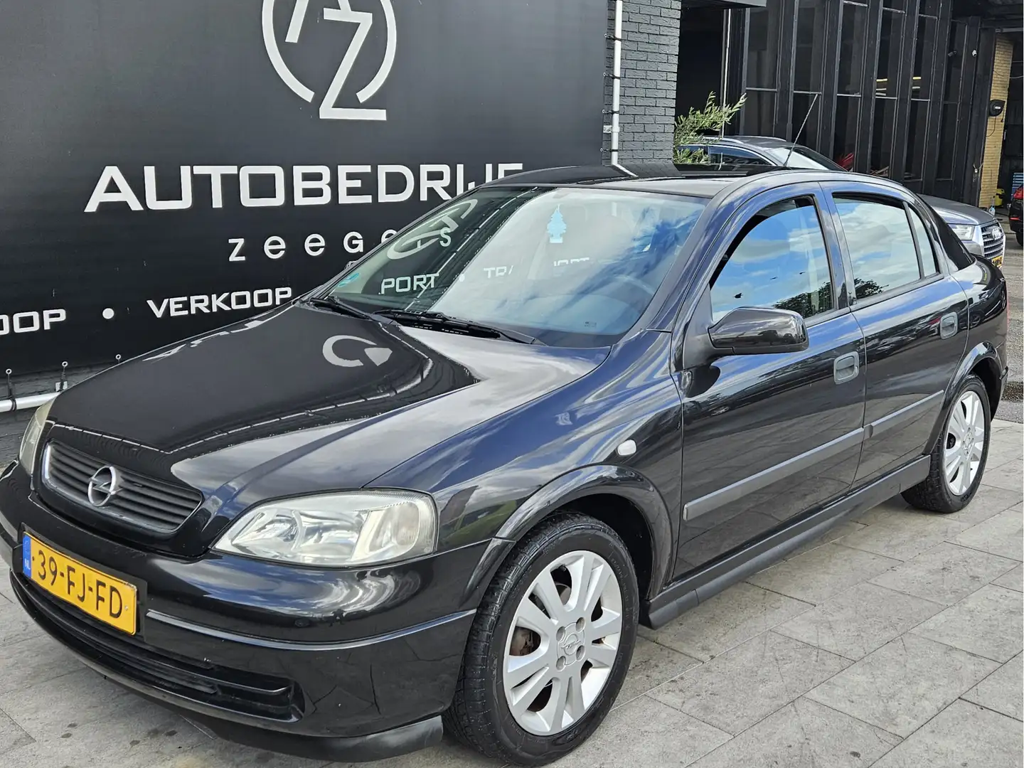 Opel Astra 1.6 Pearl *Airco* Schwarz - 2