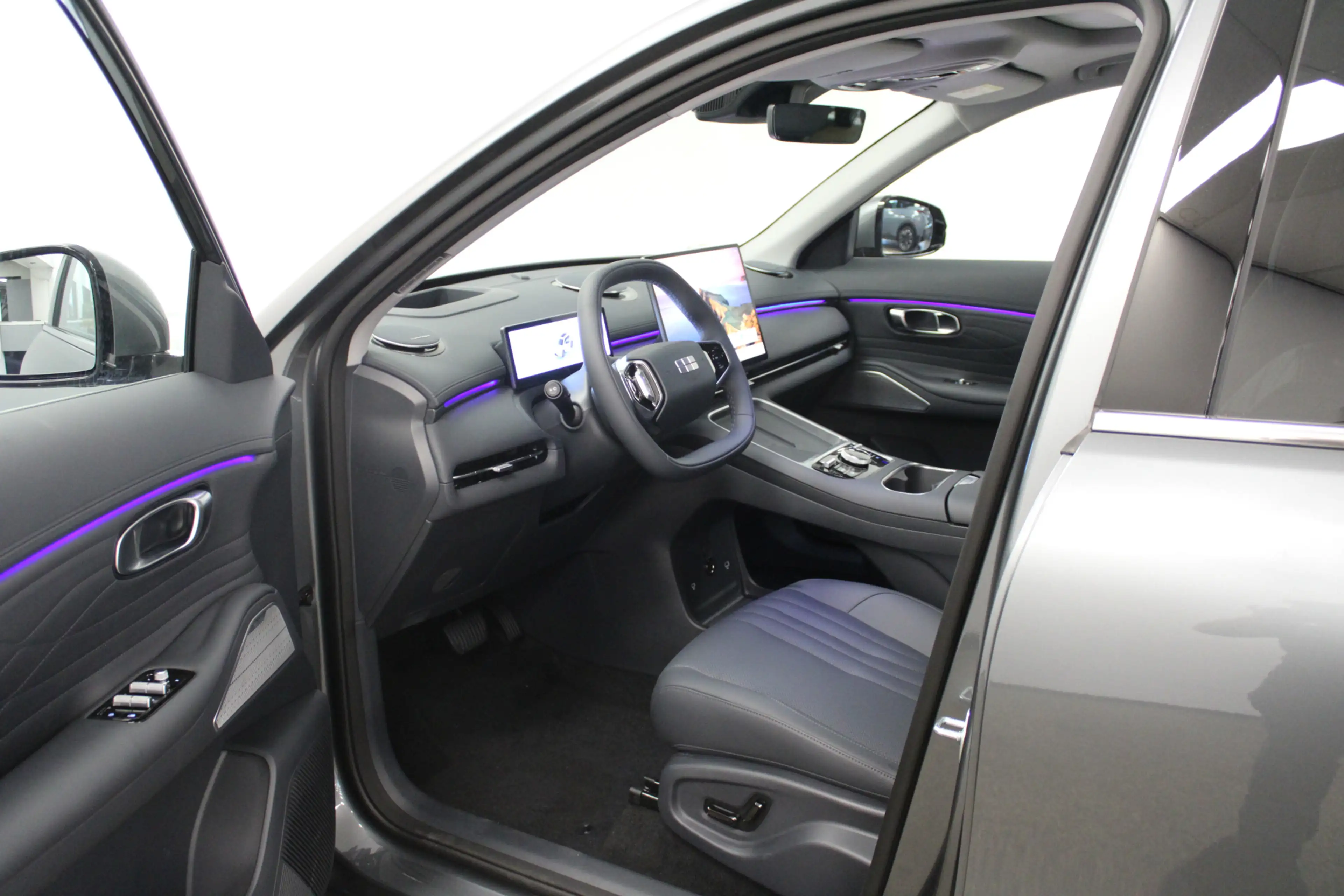Geely Starray EM-i 1.5 Max+ — photo 10