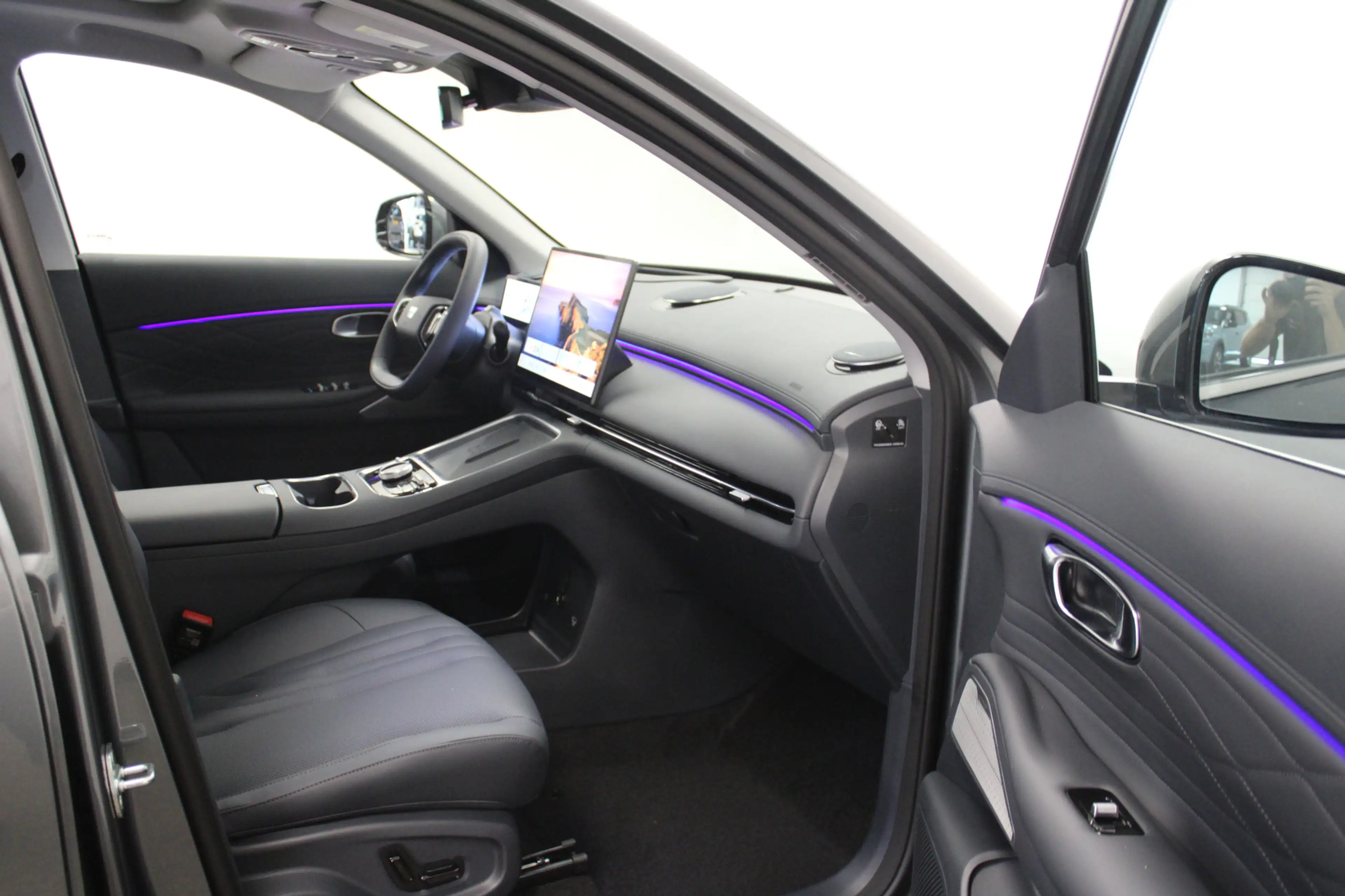 Geely Starray EM-i 1.5 Max+ — photo 9